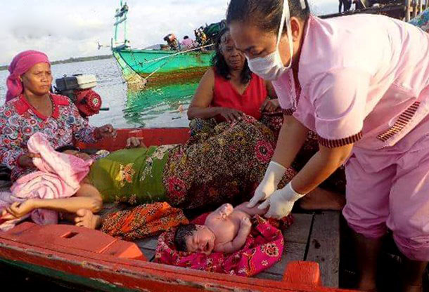 今年8月10日，一名住在国公省蒙多西玛县小岛的產妇，坐船抵岸后来不及到医院，就在船上分娩。