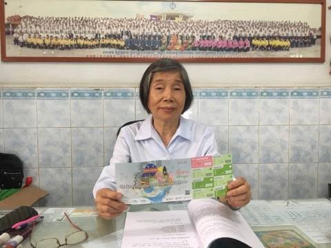 宏埔佛堂经理邱点传师介绍“圆游券”。