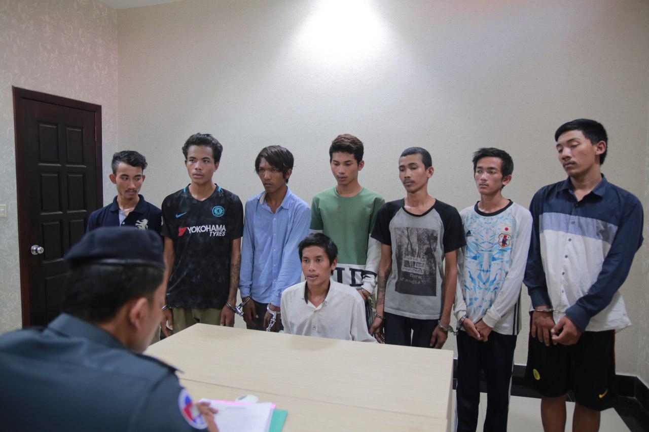 8名干案累累的男子，结果被宪兵逮捕。