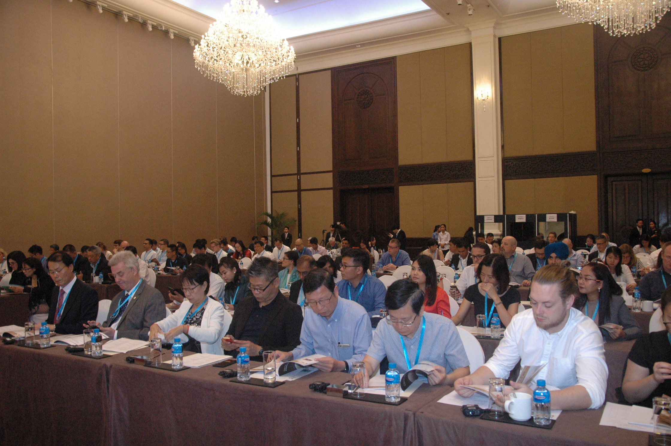 柬埔寨纺织国际峰会在索菲特酒店召开。