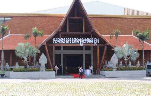 位于暹粒市的“吴哥王朝”剧院。