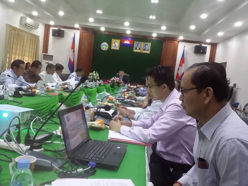 农林渔业部国务秘书狄速坤主持合约农户指南宣传会议。