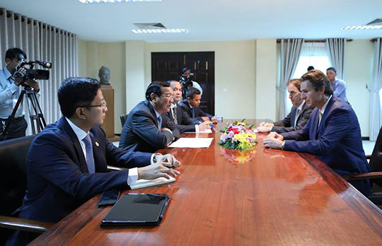 外交部长巴速坤接见欧盟官员维根。