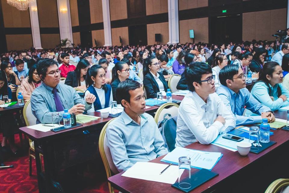 近千名企业代表出席国税局研讨会。