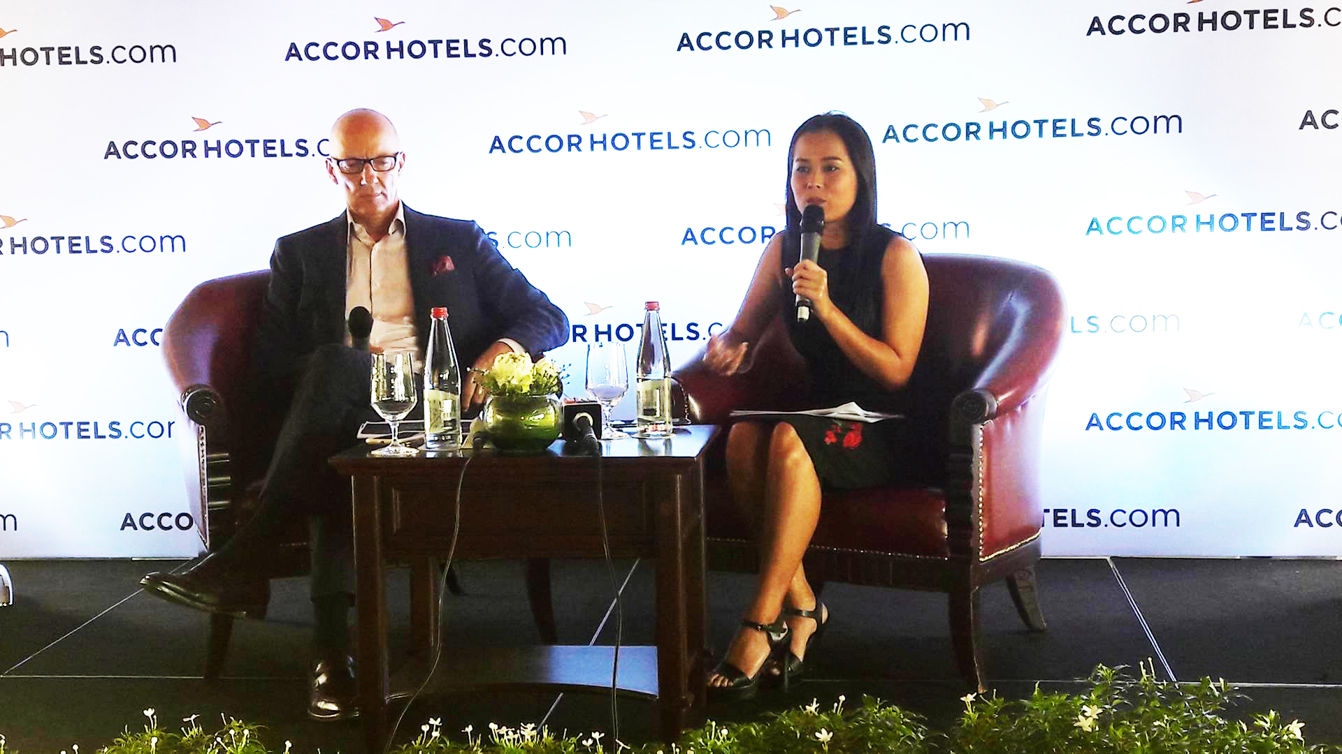 雅高酒店集团东南亚和东北亚地区营运长Patrick Basset（左）出席新闻发布会。