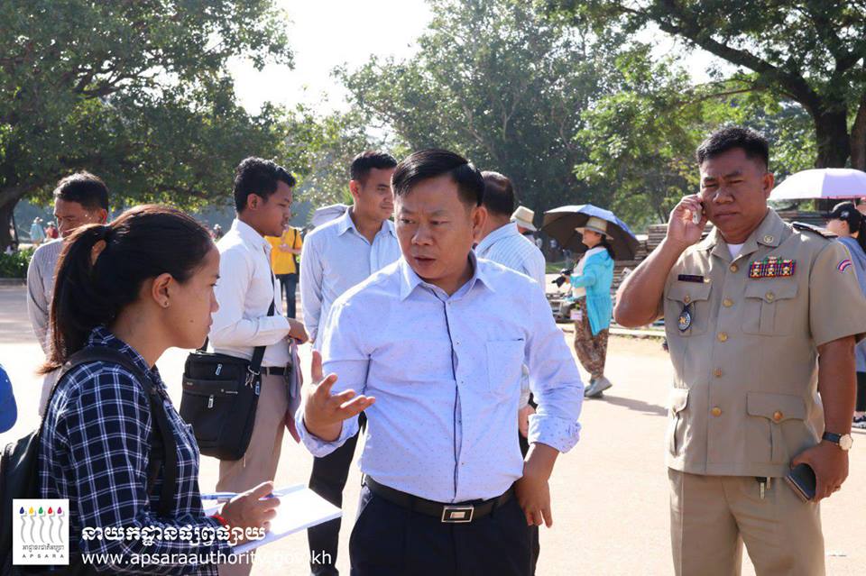 仙女机构总监宋曼于昨日率领官员视察举办佛教祈福仪式场地。