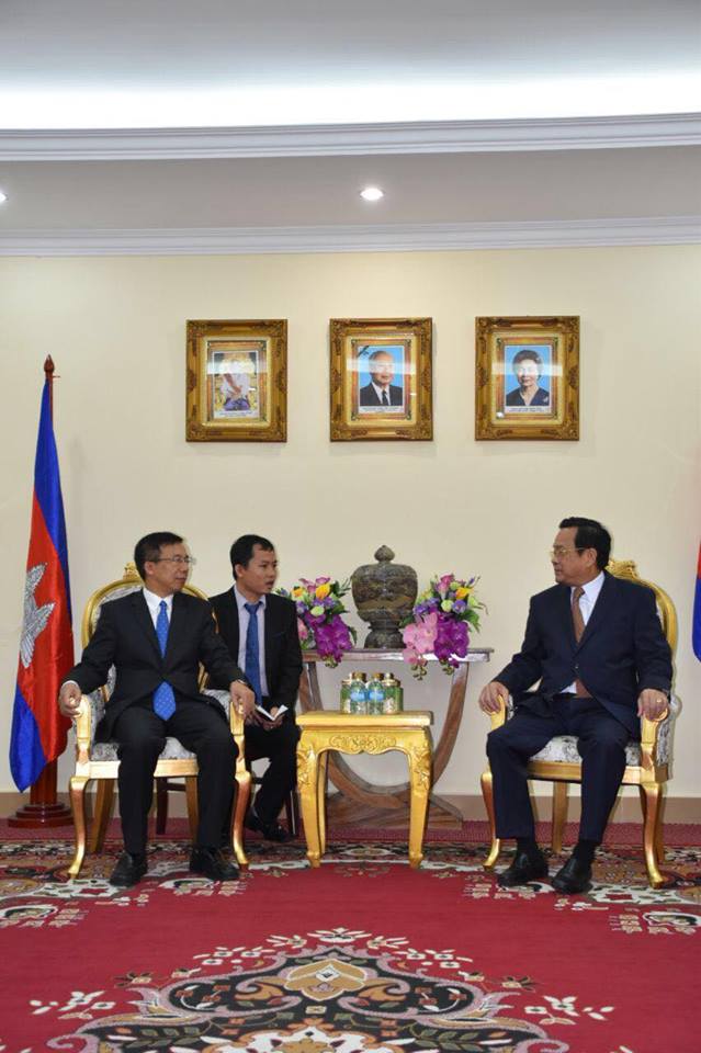 中国总工会代表团访问柬劳工部。