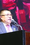 范作极：首届理事会将突出服务宗旨