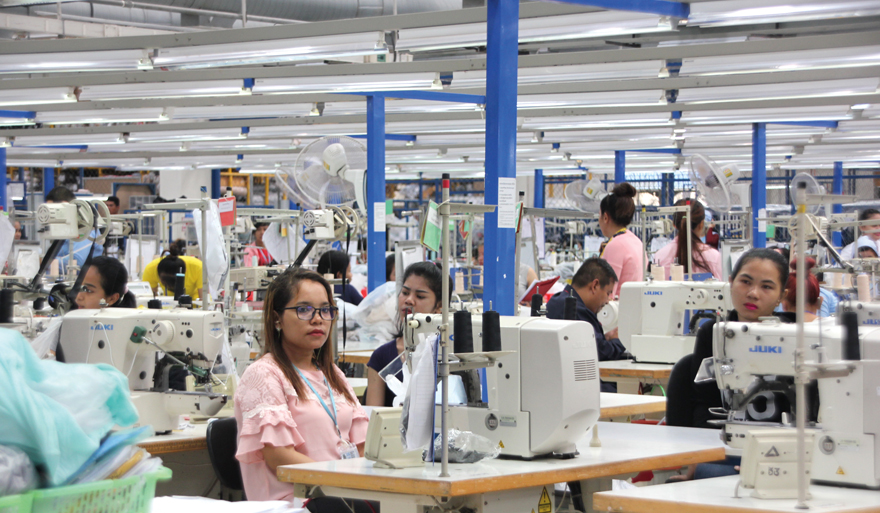 我国正为成衣业寻找国外新市场。