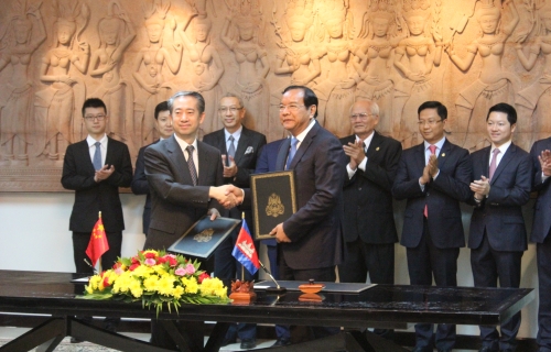 外交部于昨日举行澜湄合作专项基金签署仪式。