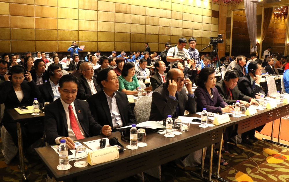 商贸洽谈会于金界酒店（NagaWorld）举行。