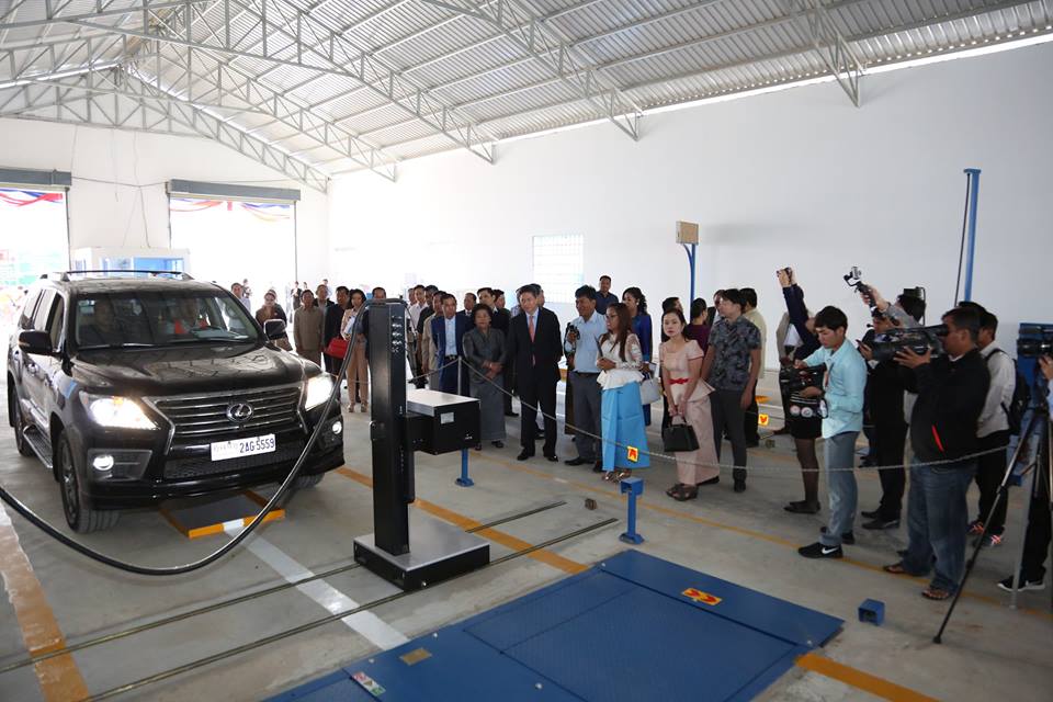 位于水净华区6号公路的车检中心，每天可检验95辆车子。