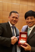 日本外交部副部长会见洪玛内博士和设宴招待