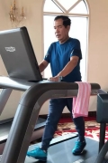 洪森：我非常健康