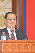 黄速坡上将敦促警方严厉打击违法的外国人，迄今在柬埔寨的中国人已超过21万人 ...