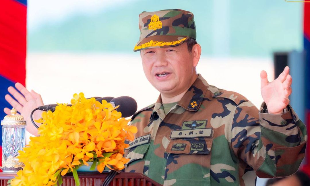 柬埔寨首相：对高棉强大的民族团结表示自豪