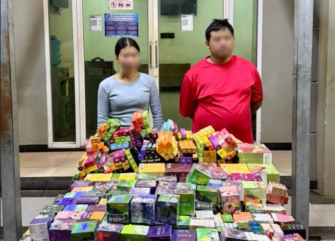 金边宪兵端掉非法电子烟窝点 查获769支电子烟