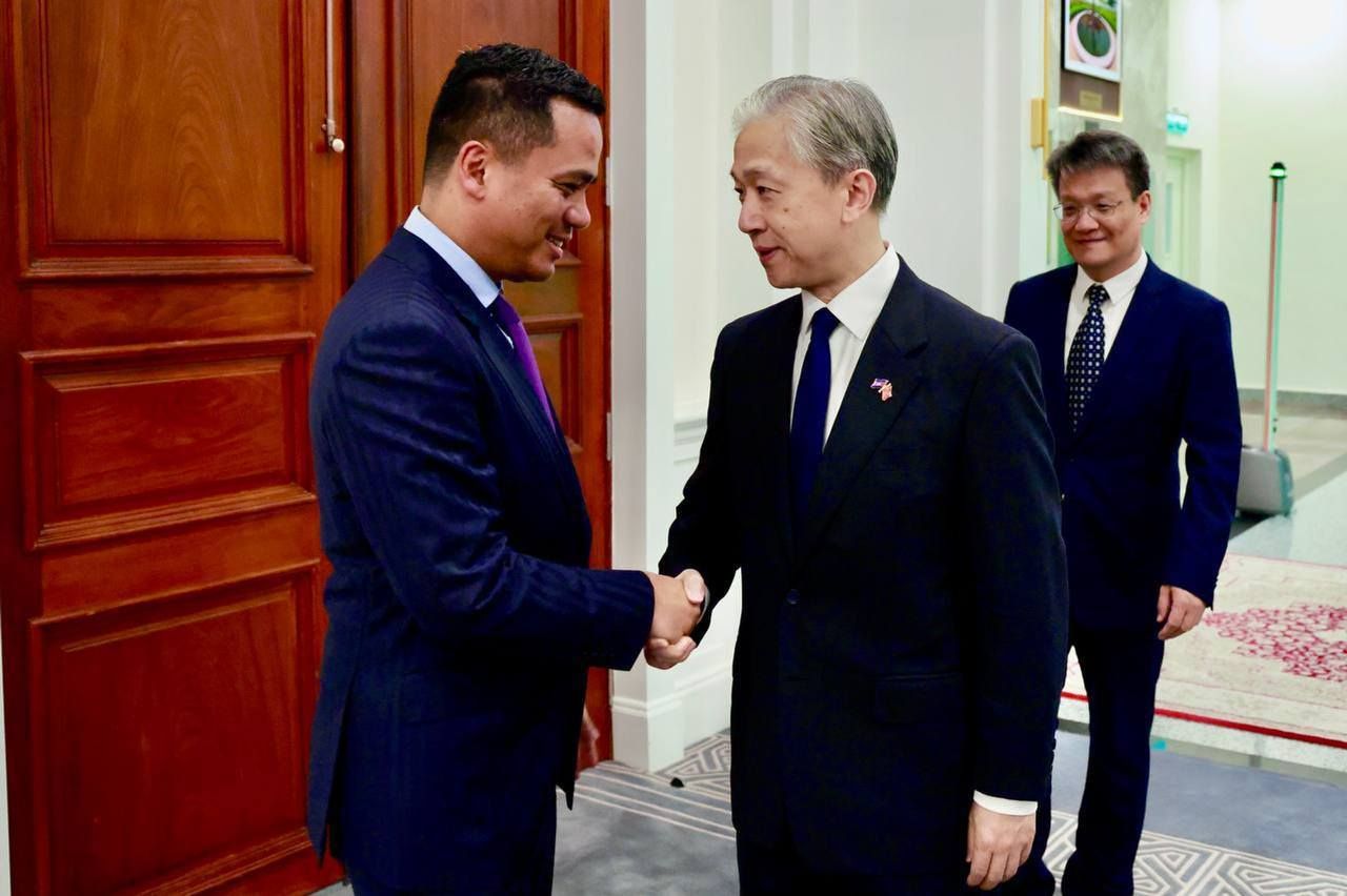 苏速卡副首相会见中国驻柬大使汪文斌