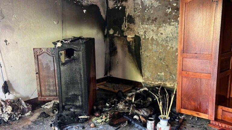 金边一前村长烧香拜佛引发火灾 别墅局部被烧